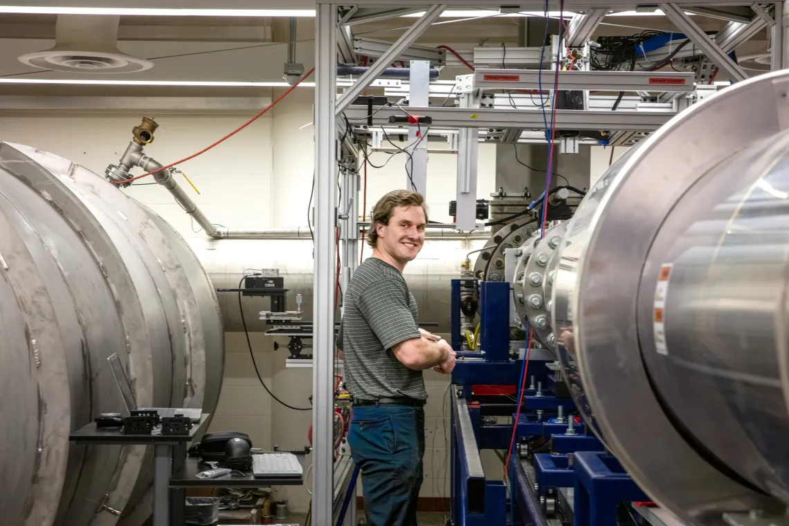 Hypersonic grad student working on UArizona wind tunnel